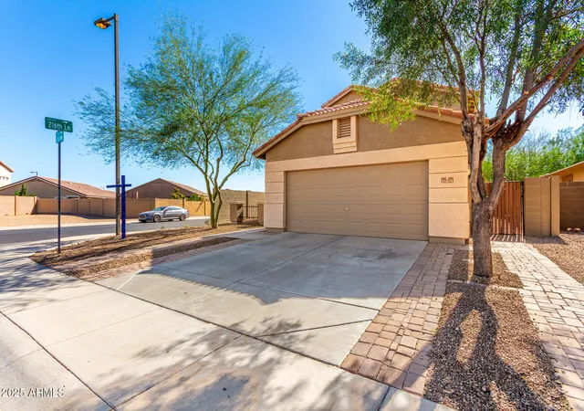 Photo 3 of Single family home for sale at 21673 W Hess Ave, Buckeye, AZ 85326 | MLS# 6945777 | Listing updated on 2026-06-01