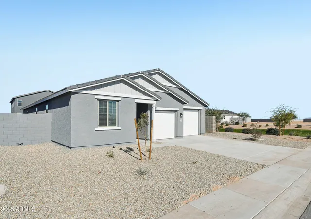 Photo 3 of Sale Pending at 47164 W Mellen Ln, Maricopa, AZ 85139 | MLS# 6945466 | Listing updated on 2026-01-15