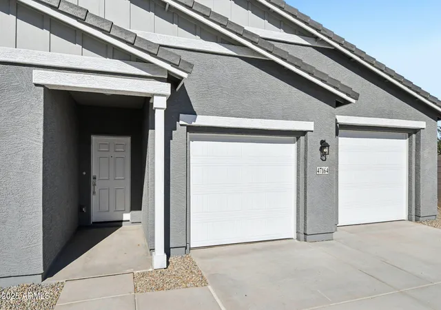 Photo 4 of Sale Pending at 47164 W Mellen Ln, Maricopa, AZ 85139 | MLS# 6945466 | Listing updated on 2026-01-15