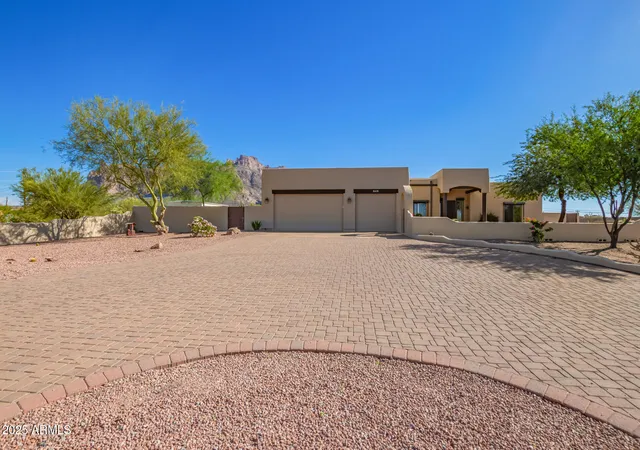 2nd image of 945 N Mountain View Rd, Apache Junction, AZ 85119 | MLS# 6946051