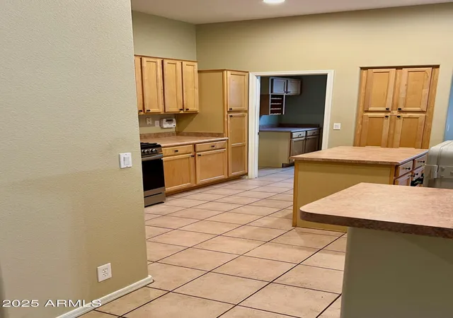 Photo 3 of Single family home for sale at 8461 W Mcrae Way, Peoria, AZ 85382 | MLS# 6948046 | Listing updated on 2026-09-17