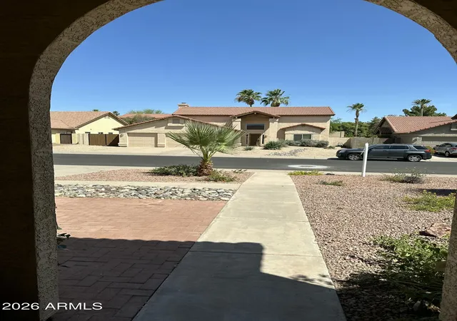image of 3909 E Lavender Ln E, Phoenix, AZ 85044 | MLS# 6947673