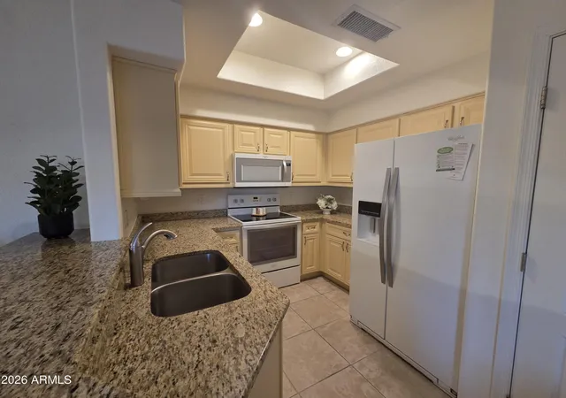 2nd image of 9151 W Greenway Rd #182, Peoria, AZ 85381 | MLS# 6949496