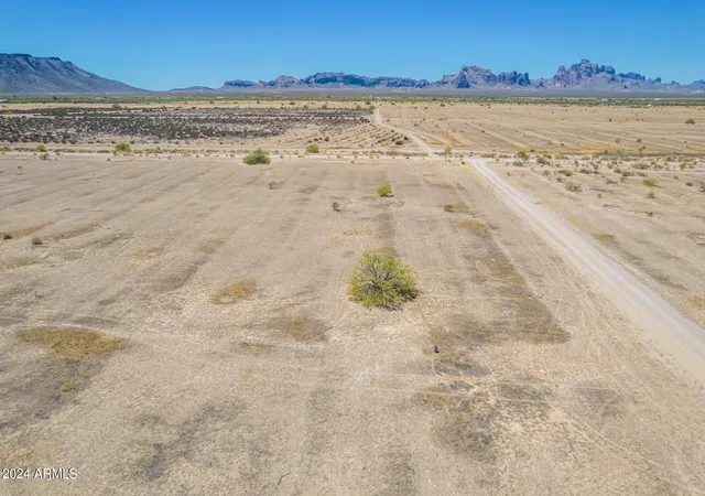 Photo 4 of Land for sale at 0 S 539Th Ave #33, Tonopah, AZ 85354 | MLS# 6948689 | Listing updated on 2025-11-18