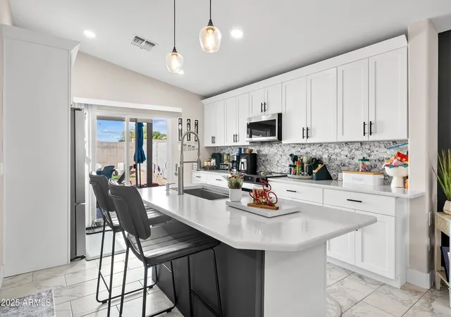 Photo 4 of Sale Pending at 1840 S Pinto Dr, Apache Junction, AZ 85120 | MLS# 6949183 | Listing updated on 2026-08-31