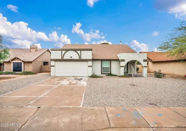 Photo 2 of Single family home for sale at 6720 N 71st Avenue, Glendale, AZ 85303 | MLS# 6950202 | Listing updated on 2026-10-15