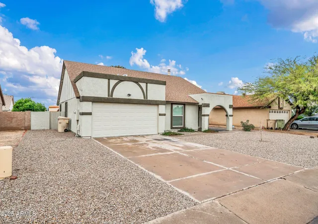 Photo 3 of Single family home for sale at 6720 N 71st Avenue, Glendale, AZ 85303 | MLS# 6950202 | Listing updated on 2026-10-15