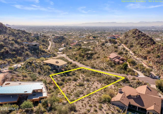 3rd image of 6725 N Palm Canyon Dr #11, Phoenix, AZ 85018 | MLS# 7010440
