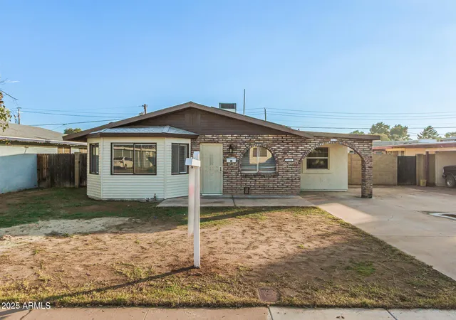 Photo 2 of Sale Pending at 2353 W Lupine Ave, Phoenix, AZ 85029 | MLS# 6951692 | Listing updated on 2026-02-13