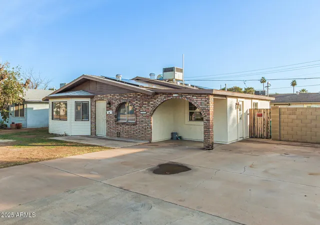 Photo 3 of Sale Pending at 2353 W Lupine Ave, Phoenix, AZ 85029 | MLS# 6951692 | Listing updated on 2026-02-13