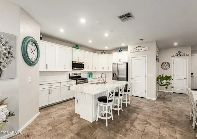 1st image of 9341 W Willow Bend Ln, Phoenix, AZ 85037 | MLS# 6952048