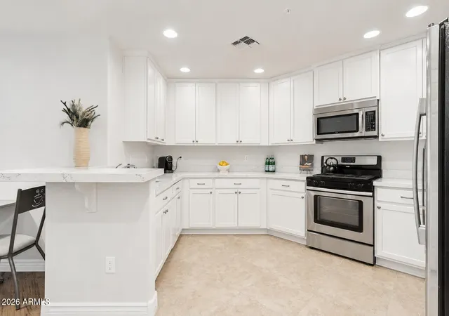 Photo 2 of Condo for sale at 5350 E Deer Valley Dr #4267, Phoenix, AZ 85054 | MLS# 6954920 | Listing updated on 2026-10-03
