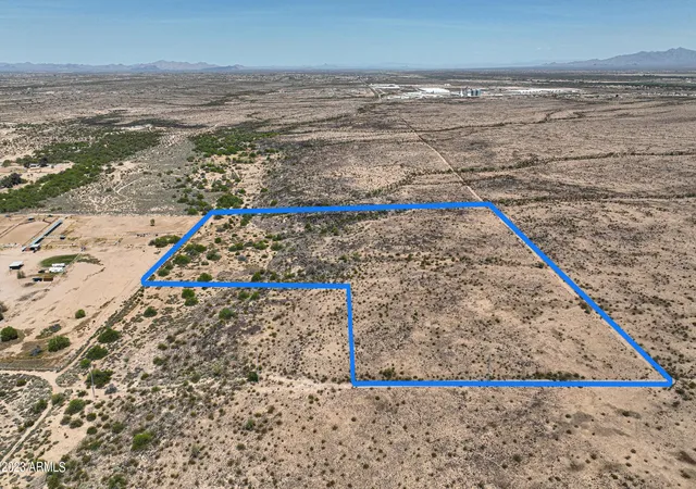 Photo 3 of Land for sale at 0 401 42 036h, Arlington, AZ 85322 | MLS# 6952425 | Listing updated on 2025-11-29