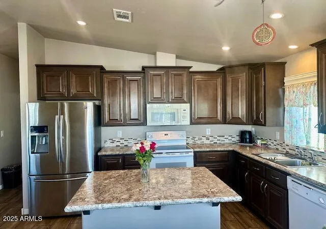 Photo 3 of Manufactured home for sale at 650 N Hawes Rd #3511, Mesa, AZ 85207 | MLS# 6954851 | Listing updated on 2026-08-01