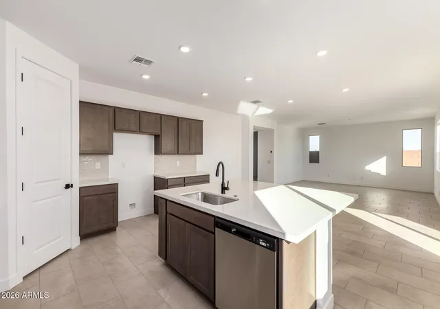 Photo 3 of Sale Pending at 3033 E Mecklenburg Way, San Tan Valley, AZ 85143 | MLS# 6954271 | Listing updated on 2026-07-14