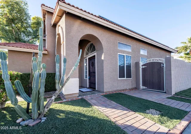 Photo 3 of Sale Pending at 1112 W Villa Maria Dr, Phoenix, AZ 85023 | MLS# 6955025 | Listing updated on 2026-09-21