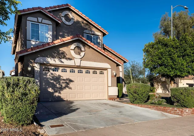 Photo 4 of Sale Pending at 1112 W Villa Maria Dr, Phoenix, AZ 85023 | MLS# 6955025 | Listing updated on 2026-09-21