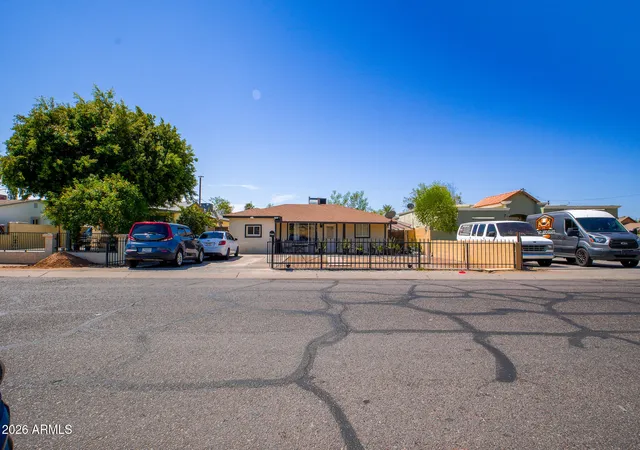 2nd image of 3741 W Moreland St, Phoenix, AZ 85009 | MLS# 6955945