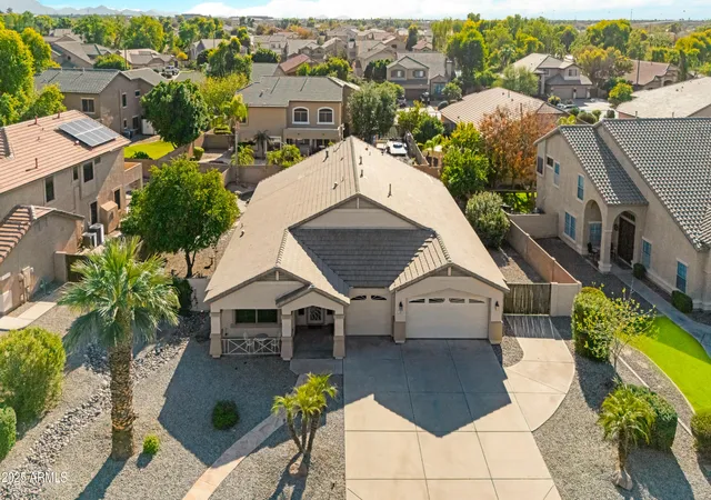 Photo 3 of Single family home for sale at 133 E Canyon Crk Dr, Gilbert, AZ 85295 | MLS# 6957580 | Listing updated on 2026-02-12
