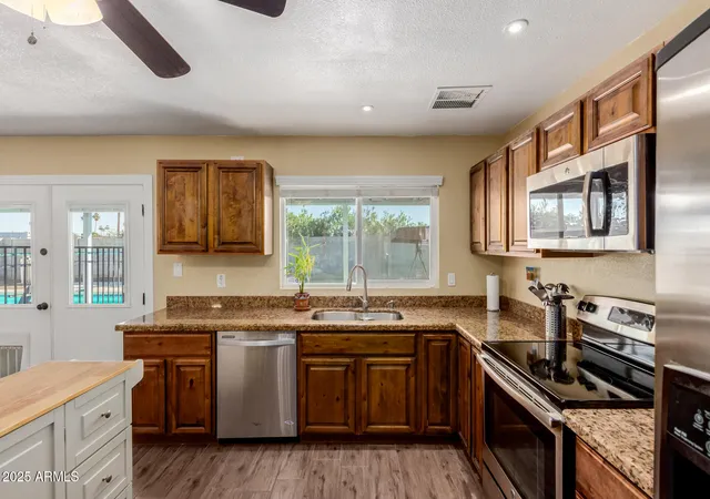 5th image of 6925 W Sunnyslope Ln, Peoria, AZ 85345 | MLS# 6956749