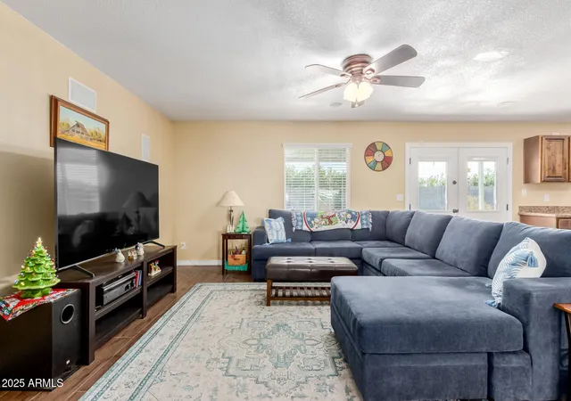 3rd image of 6925 W Sunnyslope Ln, Peoria, AZ 85345 | MLS# 6956749