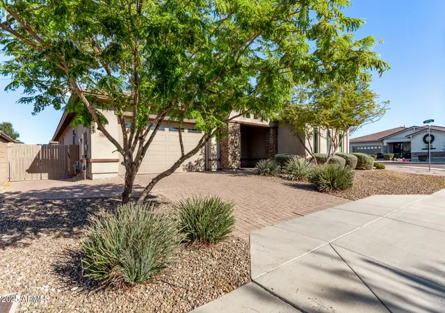 3rd image of 14560 W Medlock Dr, Litchfield Park, AZ 85340 | MLS# 6957805