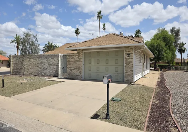 Photo 4 of Single family home for sale at 9803 W Pebble Beach Dr, Sun City, AZ 85351 | MLS# 6958419 | Listing updated on 2026-09-01