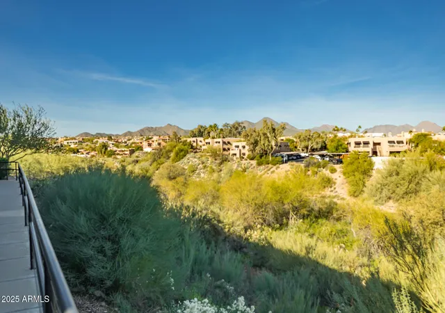 Homes for sale in Fountain Hills, AZ | 16812 E Lamplighter Way, Fountain Hills, AZ 85268 | Houzeo