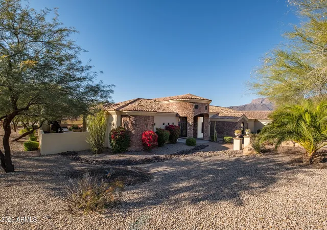 Photo 3 of Single family home for sale at 4844 S Pura Vida Way, Gold Canyon, AZ 85118 | MLS# 6959156 | Listing updated on 2026-09-12