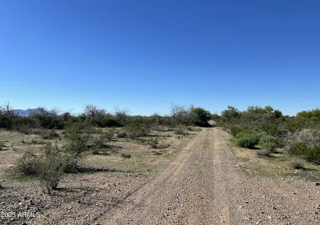 Photo 4 of Land for sale at 400th Ave Bethany Home Rd, Tonopah, AZ 85354 | MLS# 6959322 | Listing updated on 2025-12-19
