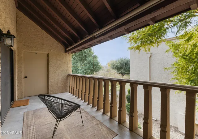 Homes for sale in Scottsdale, AZ | 8649 E Royal Palm Road, Scottsdale, AZ 85258 | Houzeo