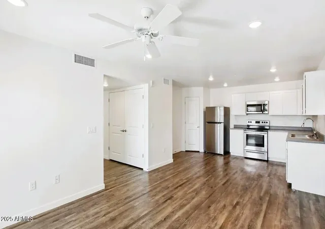 4th image of 12945 W Greenway Rd #36, El Mirage, AZ 85335 | MLS# 6962131