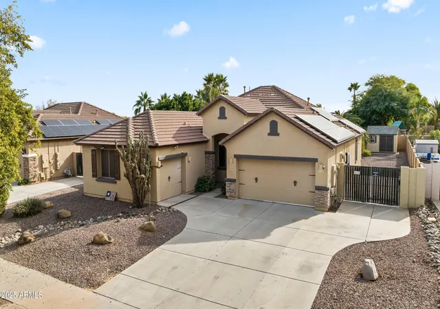 Photo 4 of Sale Pending at 14089 W Charter Oak Rd, Surprise, AZ 85379 | MLS# 6961263 | Listing updated on 2026-09-20