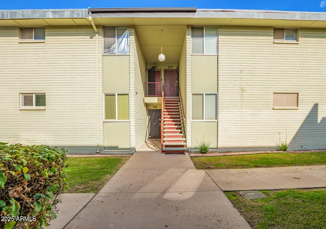 Listing Photo 1 - Condo for sale in building located at 6767 N 7Th St, Phoenix, AZ 85014 - Unit #217