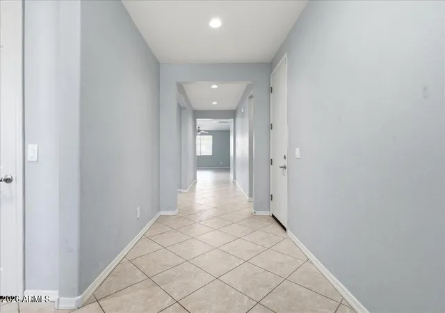 4th image of 3038 W Lynne Ln, Phoenix, AZ 85041 | MLS# 6965375