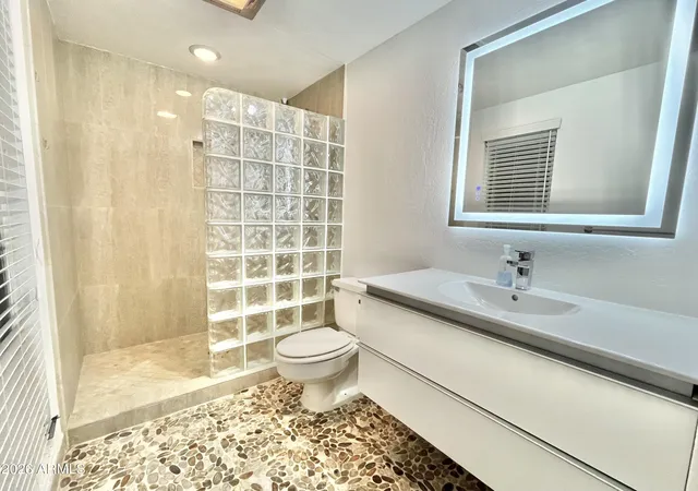Photo 4 of Townhouse for sale at 9718 W Oak Ridge Dr, Sun City, AZ 85351 | MLS# 6977692 | Listing updated on 2026-09-18