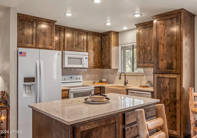 Homes for sale in Overgaard, AZ | 2029 Moccasin Cir, Overgaard, AZ 85933 | MLS# 6966715