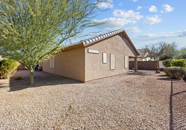 Photo 3 of Single family home for sale at 618 S 122nd Lane, Avondale, AZ 85323 | MLS# 6966776 | Listing updated on 2026-09-03