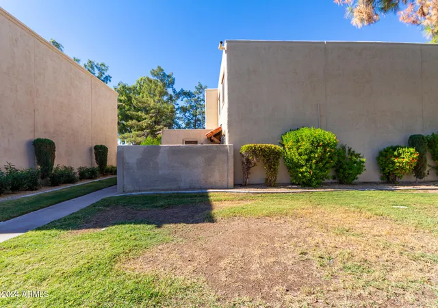 Photo 2 of Townhouse for sale at 4260 N 81st Street, Scottsdale, AZ 85251 | MLS# 6966903 | Listing updated on 2026-10-28