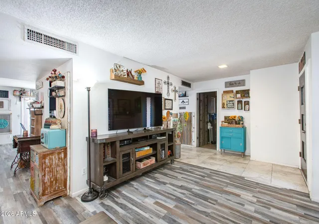 5th image of 5025 W Frier Dr, Glendale, AZ 85301 | MLS# 6970982