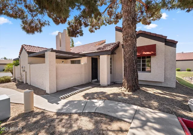 Photo 3 of Townhouse for sale at 2129 E Kirkland Ln #1, Tempe, AZ 85281 | MLS# 6969333 | Listing updated on 2026-09-15