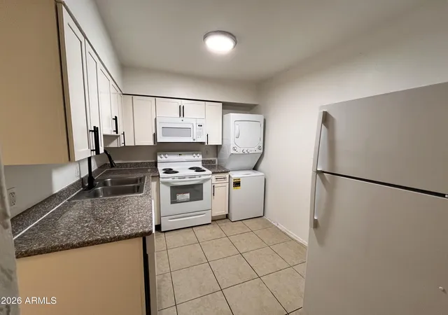 Photo 4 of Townhouse for sale at 1224 S Smith Rd, Tempe, AZ 85281 | MLS# 6974014 | Listing updated on 2026-08-25