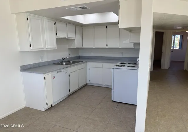 Photo 3 of Townhouse for sale at 2560 S Yavapai Rd, Apache Junction, AZ 85119 | MLS# 6971413 | Listing updated on 2026-09-01