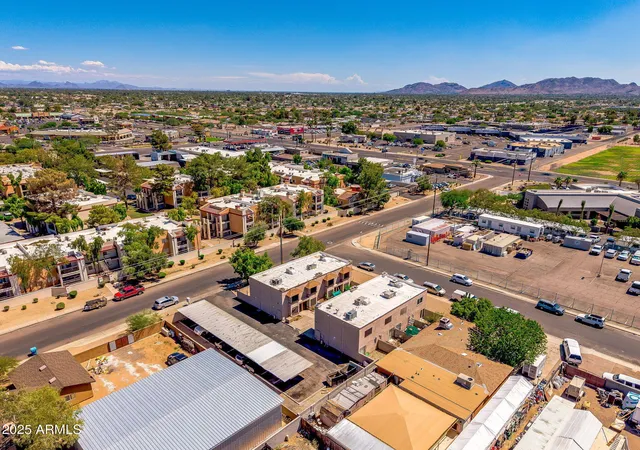 Photo 2 of Townhouse for sale at 3048 E Beck Ln, Phoenix, AZ 85032 | MLS# 6969983 | Listing updated on 2026-08-25