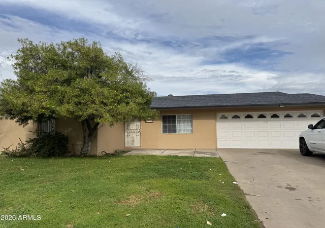 2nd image of 8214 W Sells Dr, Phoenix, AZ 85033 | MLS# 6972102