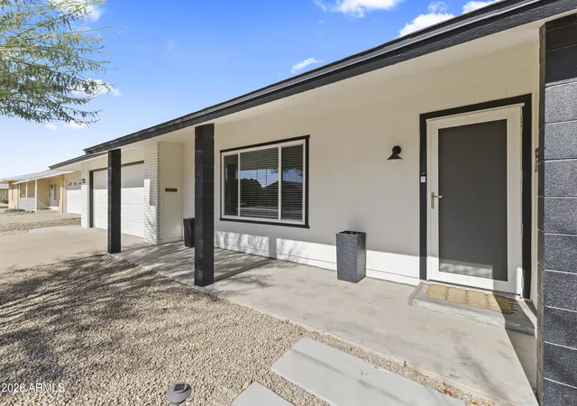 Photo 4 of Sale Pending at 10132 W Oak Ridge Dr, Sun City, AZ 85351 | MLS# 7057992 | Listing updated on 2026-09-09