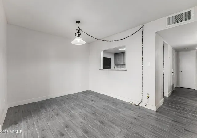 Listing Photo 5 - Condo for sale in building located at 240 S Old Litchfield Rd, Litchfield Park, AZ 85340 - Unit #122