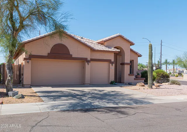 2nd image of 3371 W Via Del Sol Dr, Phoenix, AZ 85027 | MLS# 6987535