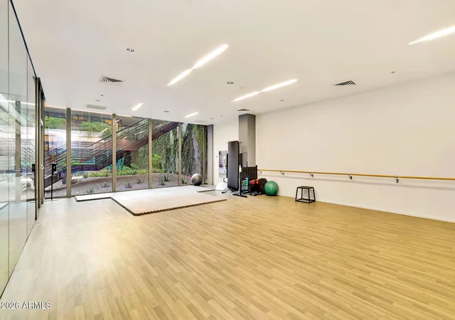 2nd image of 7151 E Rancho Vis Dr, Scottsdale, AZ 85251
