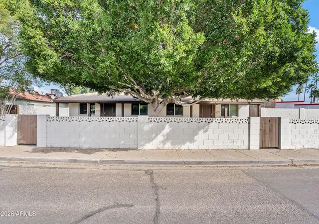 Photo 2 of Townhouse for sale at 610 E San Juan Ave, Phoenix, AZ 85012 | MLS# 6974438 | Listing updated on 2026-08-25
